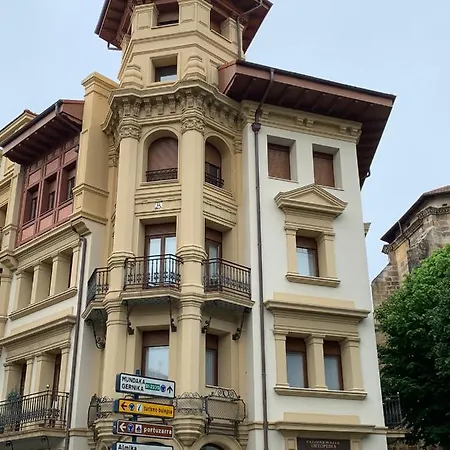 Taraska Barria. Céntrico Y Coqueto En Zona Tranquila * Bermeo